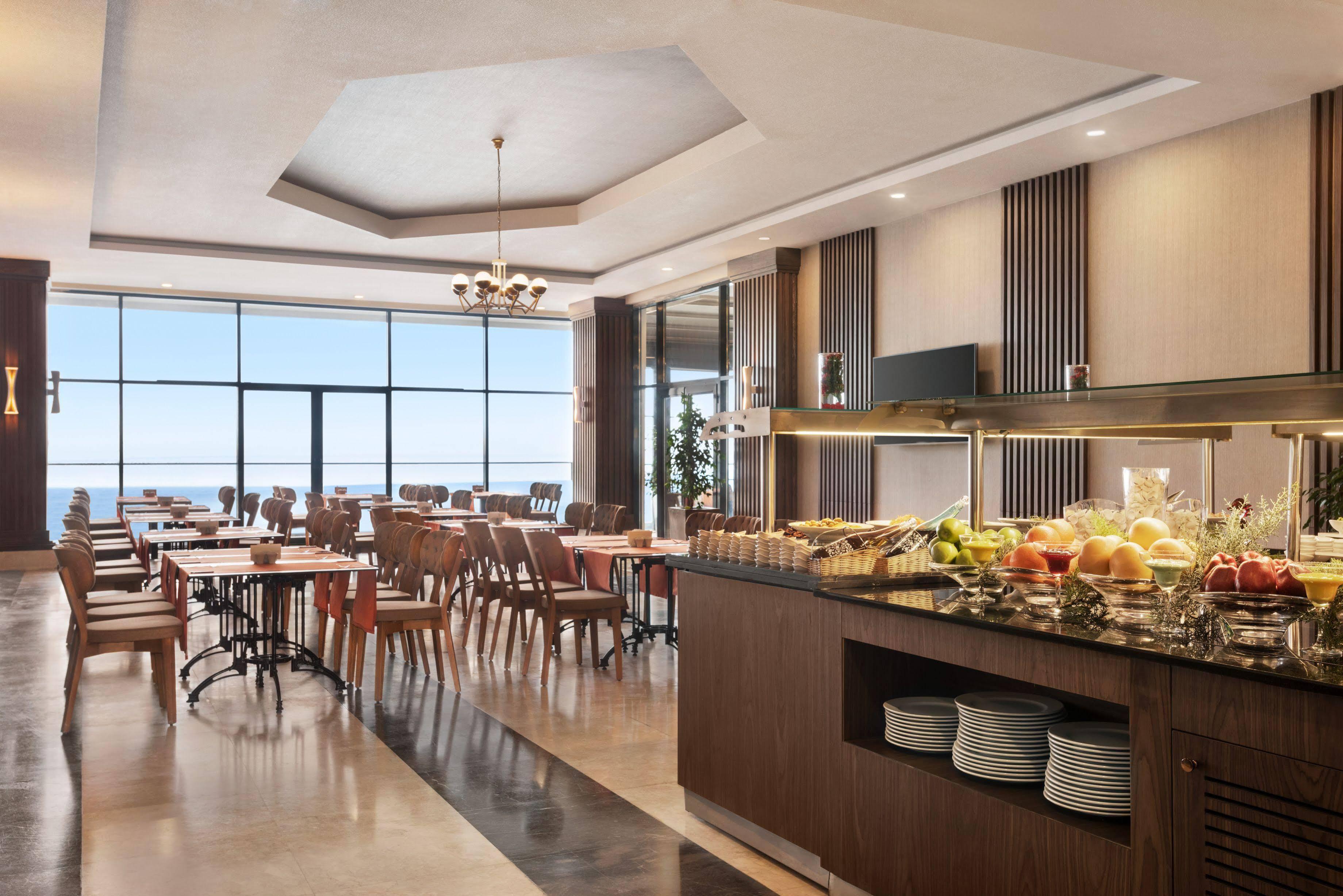 Ramada Resort By Wyndham Unye Ngoại thất bức ảnh