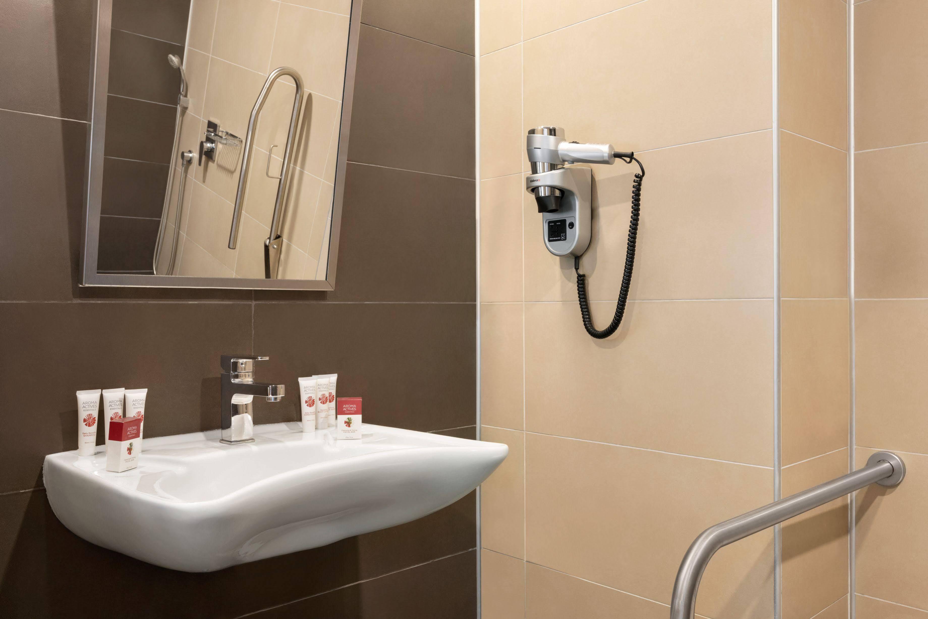 Ramada Resort By Wyndham Unye Ngoại thất bức ảnh