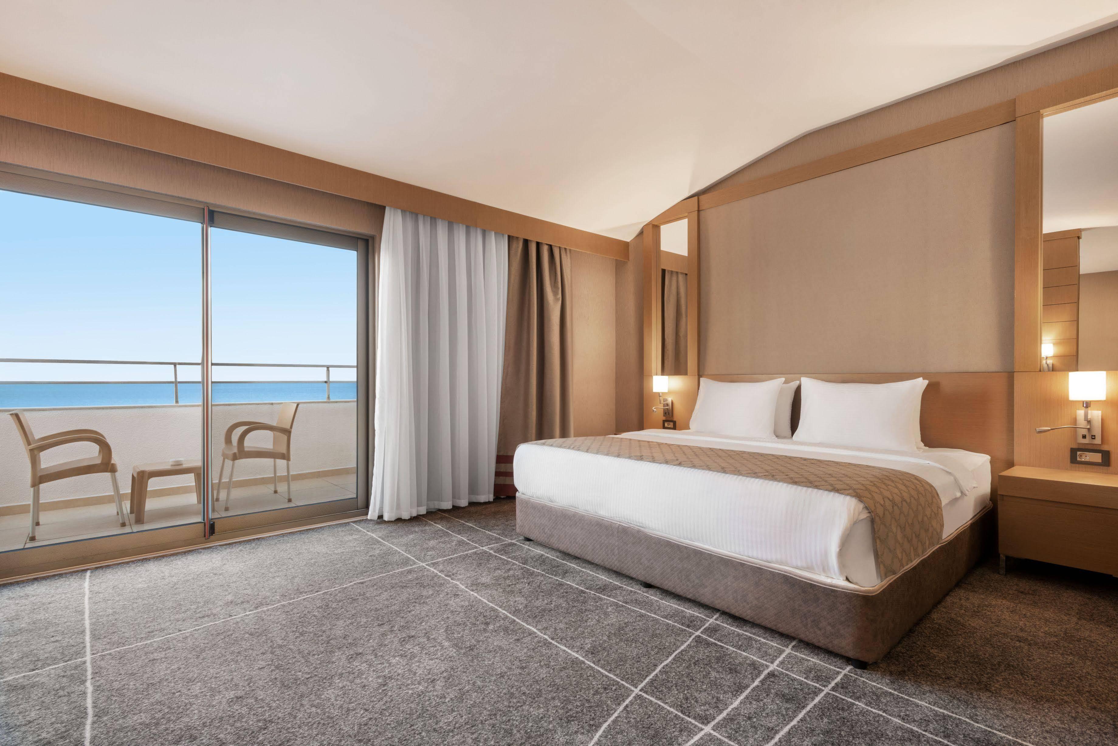 Ramada Resort By Wyndham Unye Ngoại thất bức ảnh