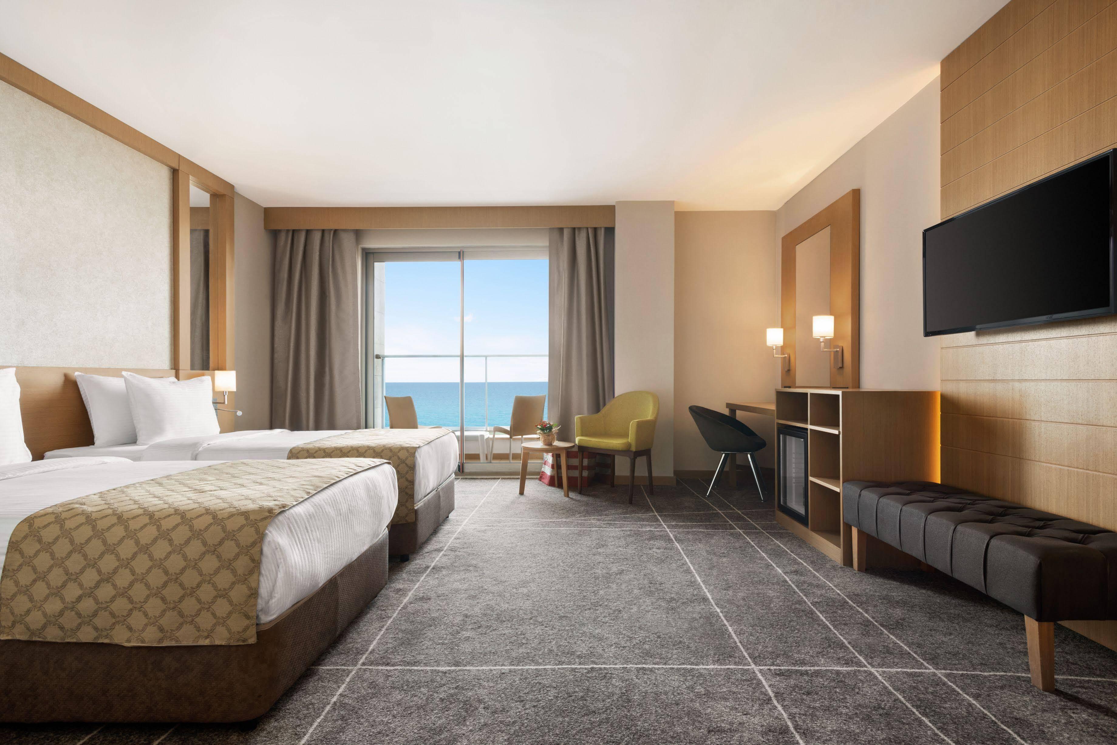 Ramada Resort By Wyndham Unye Ngoại thất bức ảnh