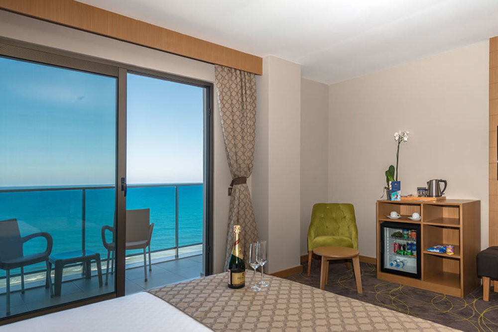 Ramada Resort By Wyndham Unye Ngoại thất bức ảnh
