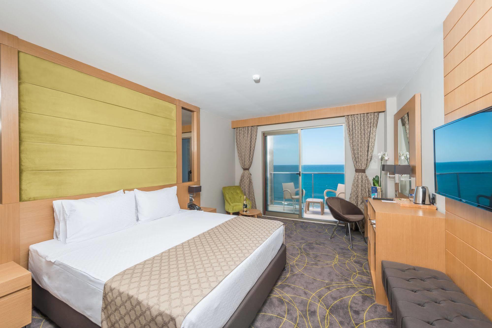Ramada Resort By Wyndham Unye Ngoại thất bức ảnh